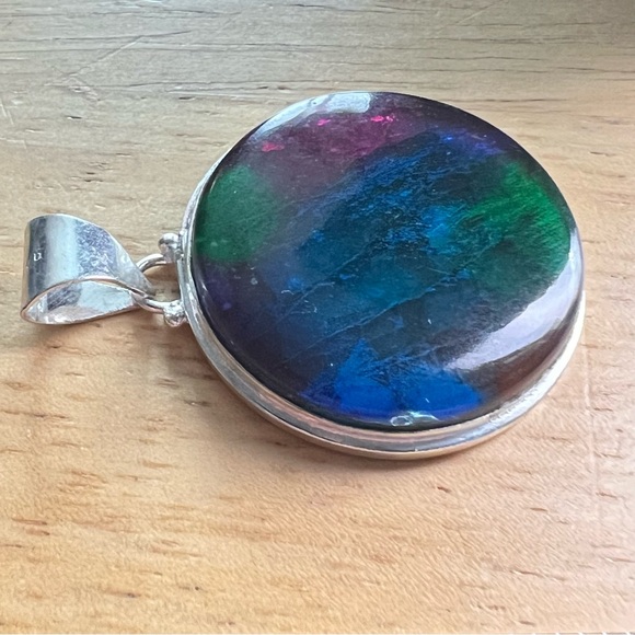 New Color Enhanced Labradorite Round Silver Overlay Pendant Necklace with Cord - Picture 3 of 9